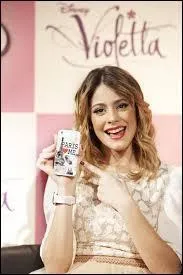 Quel est le surnom de Martina Stoessel ?