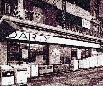 Que faisait la famille Darty avant de se lancer dans la commercialisation de l'lectromnager ?