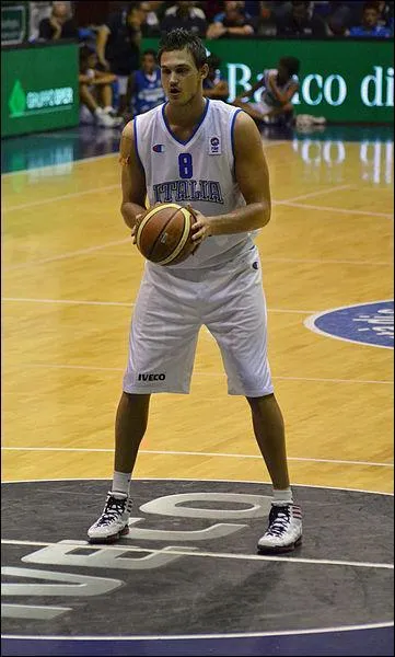 Qui est ce basketteur italien ?
