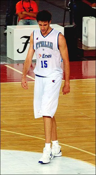 Qui est ce basketteur italien ?