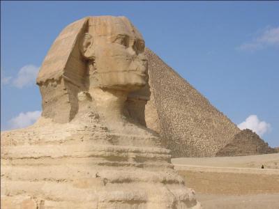 Le monstre mythique de l'gypte pharaonique a un corps de lion et une tte humaine. De quoi/de qui tait-il le gardien ?
