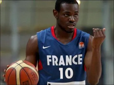 Qui est ce basketteur ?