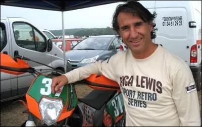 Ce motard franais, qui se brisa un jour les deux chevilles dans une comptition qu'il termina, aura 57 printemps aujourd'hui (20 septembre 2013). De qui s'agit-il ?