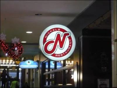 C'est une chane de restaurants spcialise, nickel dans la restauration rapide et fonde par... .