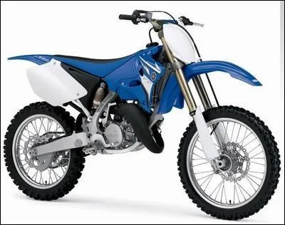 Quelle est la marque de cette motocross ?