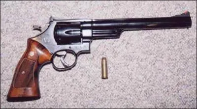 Dans quel film apparat ce revolver double action ?