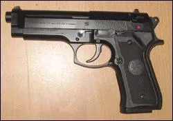 Dans quel film apparait ce Pistolet semi-automatique de type Beretta ?