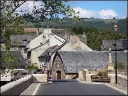 Je vais vous faire visiter le village Aveyronnais de Saint-Cme-d'Olt, un des Plus Beaux Villages de France. Nous serons donc en rgion ...