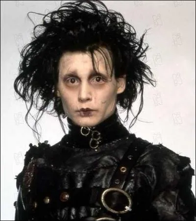 Laquelle de ces personnalits n'tait pas intresse par le rle d'Edward dans le film Edward aux mains d'argent ?