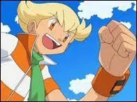 Qui a battu Ren pendant la ligue de Sinnoh ?