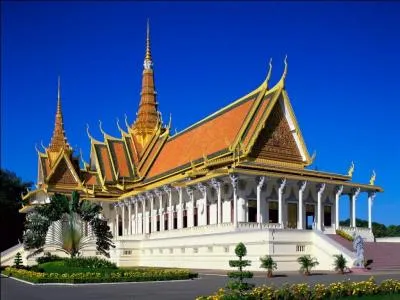 Quel est ce petit pays dont la capitale est Phnom Penh ?