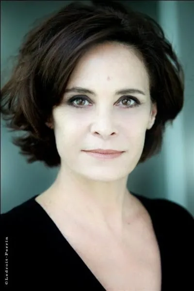 Qui est cette femme, actrice de son tat, qui illumine le film d'aprs Pagnol  Le chteau de ma mre  ?