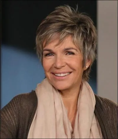 Cette femme a jou, entre 1965 et 70, dans une srie intitule  Le jeune Fabre  avant d'enchaner des fortunes diverses. Ses traits sont rguliers et son expression sereine. Elle a t la compagne du coureur automobile Didier Pironi. La connaissez-vous ?