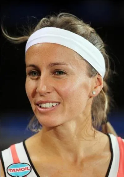 Qui est cette femme, joueuse de tennis de son tat, argentine galement, qui possde un visage de star ?