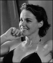 Cette femme a jou dans moult films, dont  Le chevalier d'on . Voluptueuse avec un ct sauvage, elle joue aussi dans  La rivire Esprance  une jeune femme riche et arrogante, superbe quand elle monte  cheval. La connaissez-vous ?