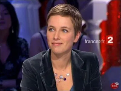 Cette femme politique, membre du  Front de gauche , a la dtermination imbrique dans le visage, net, avec des yeux profonds. La connaissez-vous ?