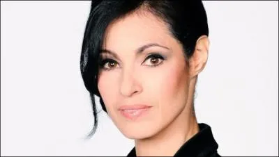 Qui est cette femme, danseuse de son tat, qui allie la fluidit corporelle  une vidente autorit ?