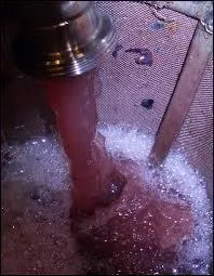 Plusieurs mthodes sont possibles pour obtenir un vin ros d' appellation d'origne contrle . Laquelle est errone ?