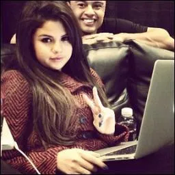 Sa nouvelle meilleure amie est Taylor Swift :