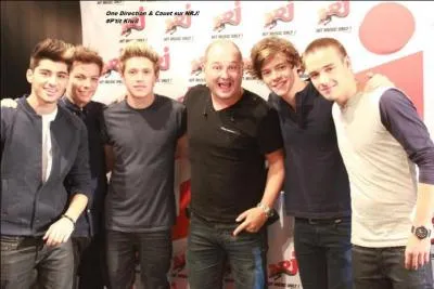 Sur quelle radio franaise apparaissent- ils lors de leur venue en France ?