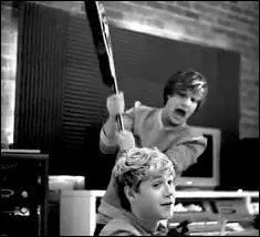 Quels membres du groupe ont le mme deuxime prnom ?