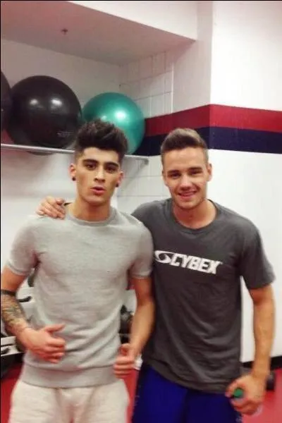 Quel membre du groupe avait perdu sa chaussure lors de leur venue en France ?