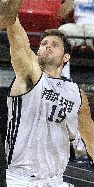 Qui est ce basketteur anglais ?