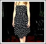 Quelle est la marque de sa robe ?