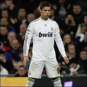 Comment s'appelle le tir de Cristiano Ronaldo ?