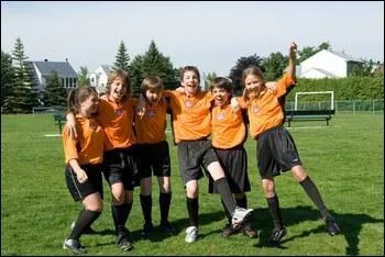 Qui est le coatch de soccer aprs que Reda est partie ?