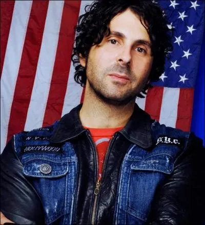 De quel instrument joue-t-il ?