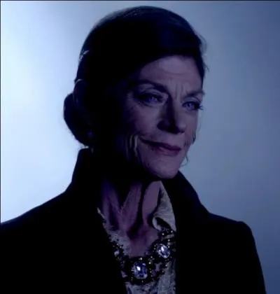 pisode 12 : Qu'est que leur dit et leur apprend Mrs Grunwald ?