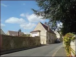 Nous traversons la commune Picarde de Neuilly-sous-Clermont, situe dans le dpartement n ...