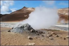 Qu'a-t-on pu observer  Nmafjall en Islande en 1977 avec 1, 2 m3 de basalte ?