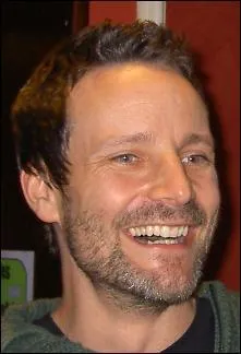 Quelle est la nationalit de Ryan Robbins ?