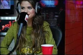 Selena est-elle dj alle chez Cauet sur NRJ 12 ?