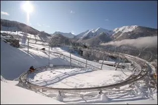 Comment la luge sur rails de la station des Orres s'appelle-t-elle ?