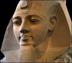 Qui est ce pharaon, surnomm  Le Grand  aprs sa mort ?
