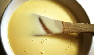 Que peut-on ajouter  la crme anglaise pour ne pas la rater ?