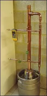 Il y a deux tapes dans la fabrication de la ... : la fermentation des fruits, puis la distillation. N'en faites pas vous-mme sans autorisation.