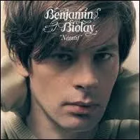   Qui surgit d'un mystre comme le ver du fruit comme un cri dans la nuit  