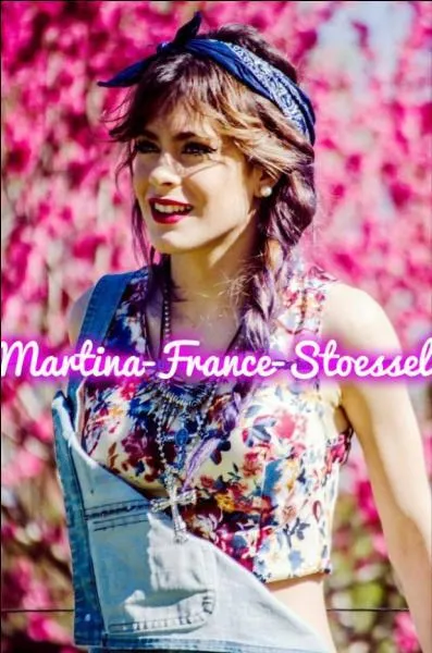 Et dans quelle srie joue-t-elle ?