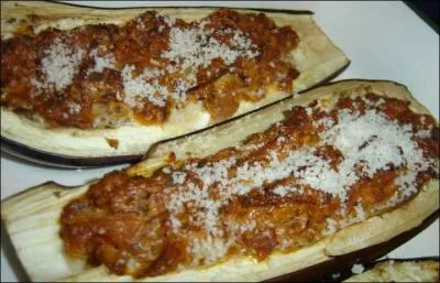 Elles sont farcies aux champignons et au parmesan, les ----- pour le plaisir de votre palais. Je connais quelqu'un qui les aimera.