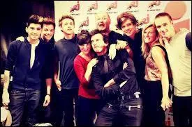 Quand les One Direction sont alls chez Cauet sur NRJ, celui-ci a demand s'il pouvait faire partie du groupe. Quelle a t la rponse des boys ?