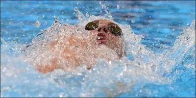 Quel sport fait-elle dans son tablissement scolaire ?