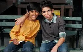 Comment s'appellent les deux fils de la famille ?