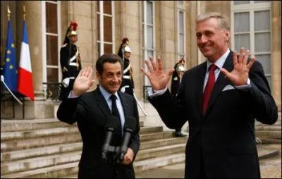 Dans le verbatim, ralis par les services tchques, d'une conversation avec le Premier ministre Mirek Topolanek,  Nicolas Sarkozy aurait dclar: