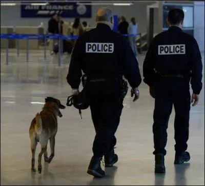 Les gendarmes ont fouill les lves de quatrime et troisime d'un collge de Marciac. Ils ont mis la mains sur: