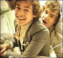 Qui aime reste nu dans la maison ?