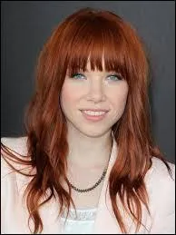 Elle a dbut sa carrire avec le titre :